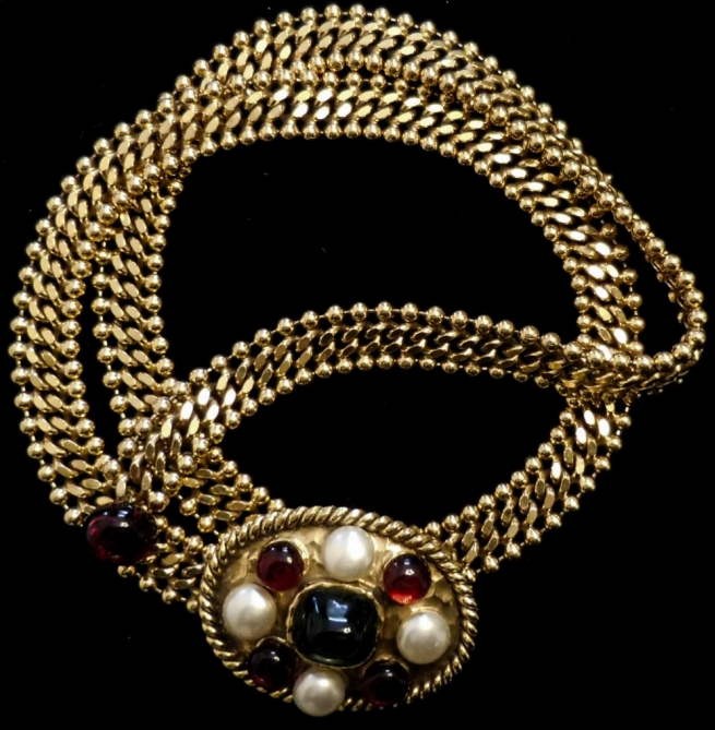 1980s Chanel CC Medallion Pearl Necklace